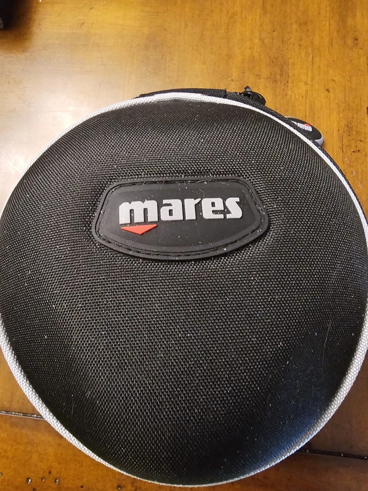 Computadora cuádruple Mares amarilla/negra con enlace azul, estuche Foto 4 de 4