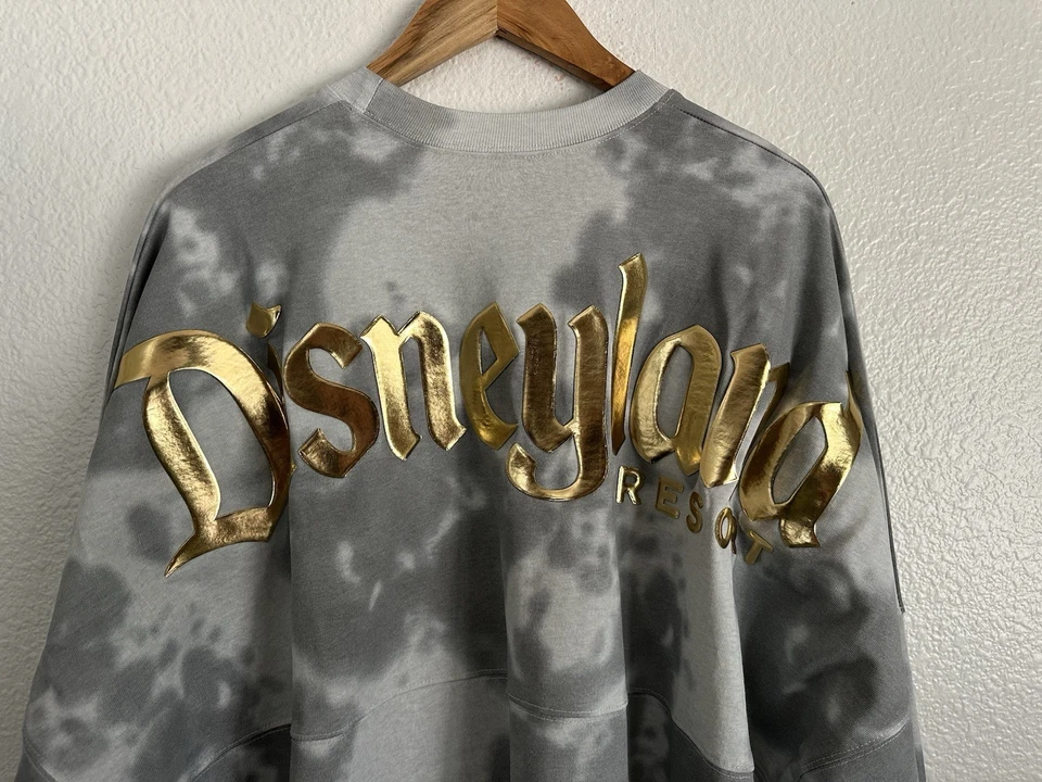 Camiseta deportiva para mujer talla 2XL Castle Spirit dorada brillo Disney Parks Disneyland Resort Foto 2 de 4