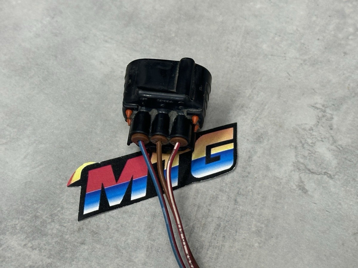 1992-1997 Toyota Land Cruiser OEM VSS Speed Sensor Connector Plug