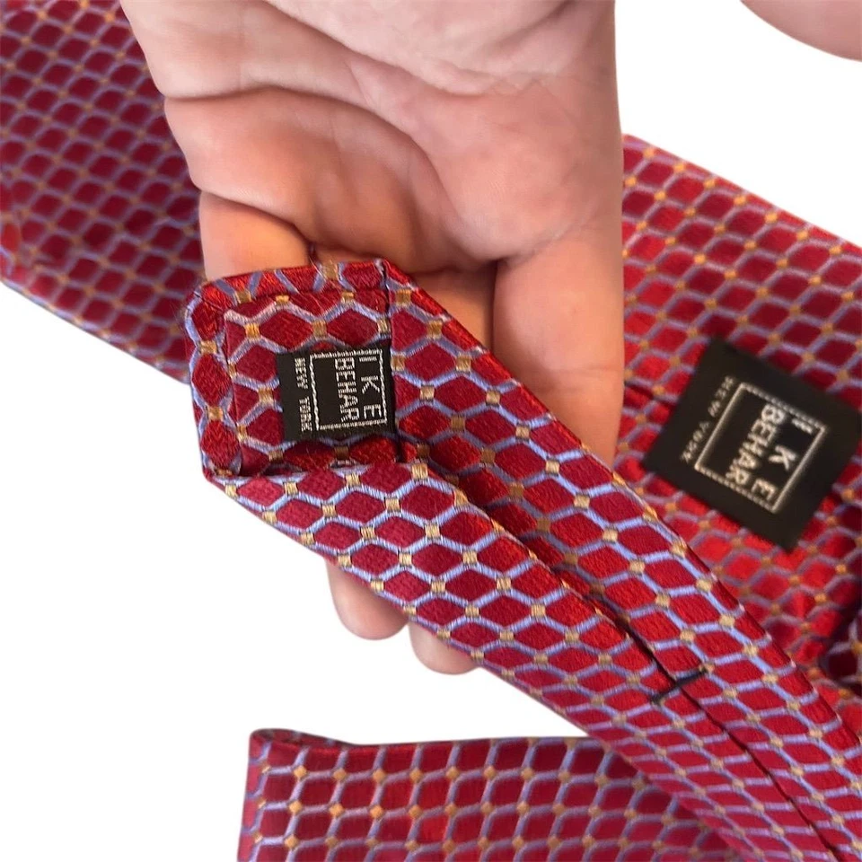 Corbata de seda geométrica roja para hombre Ike Behar longitud clásica Foto 2 de 4