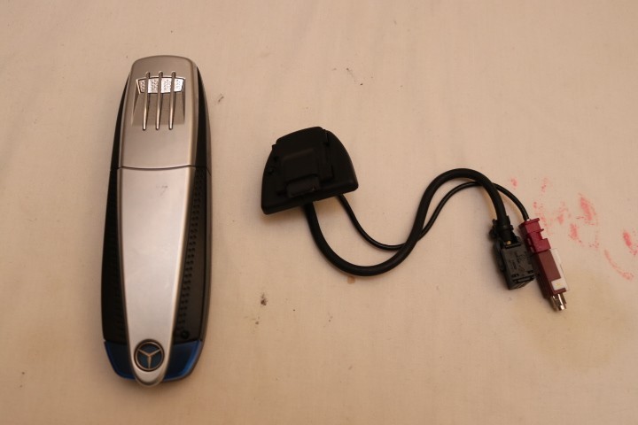 Mercedes W219 CLS63 E350 C250 R230 SL550  Bluetooth Module Adapter Interface OEM