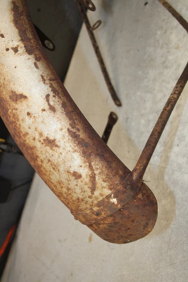 1961 Honda CB77 FRONT WHEEL FENDER 0435.AAS - Image 2 of 4