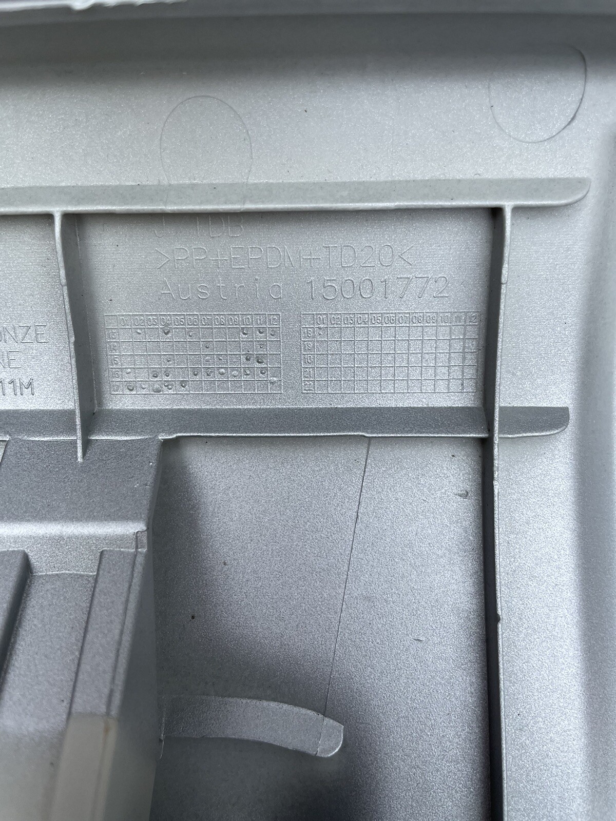 VOLVO V60 REAR BUMPER TOW EYE/HOOK COVER 31359734 2014-18 for sale 