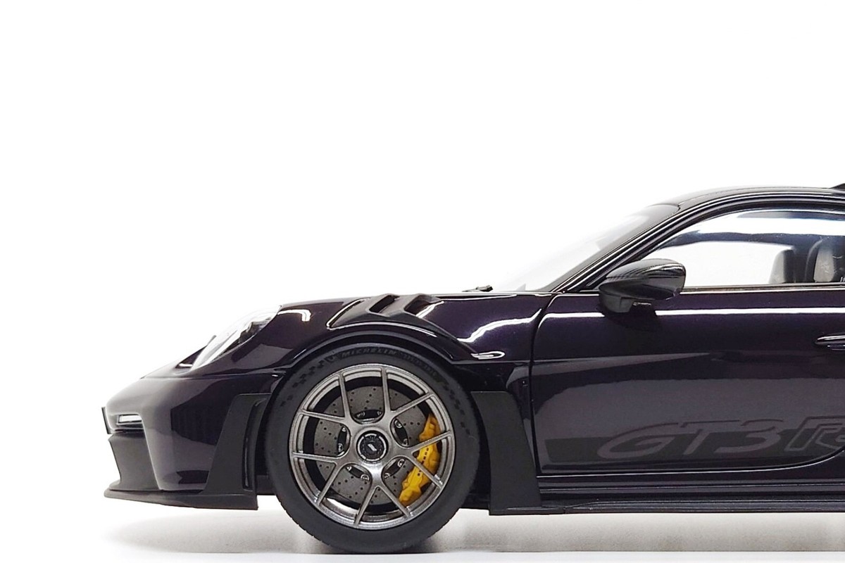 Norev 1:18 Porsche 911 GT3 RS (992) Weissach Package in Viola