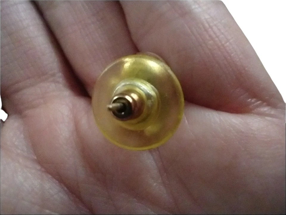 Винтажные золотистые серьги Pierre Cardin с искусственным жемчугом распродажа недвижимости - Изображение 3 из 4