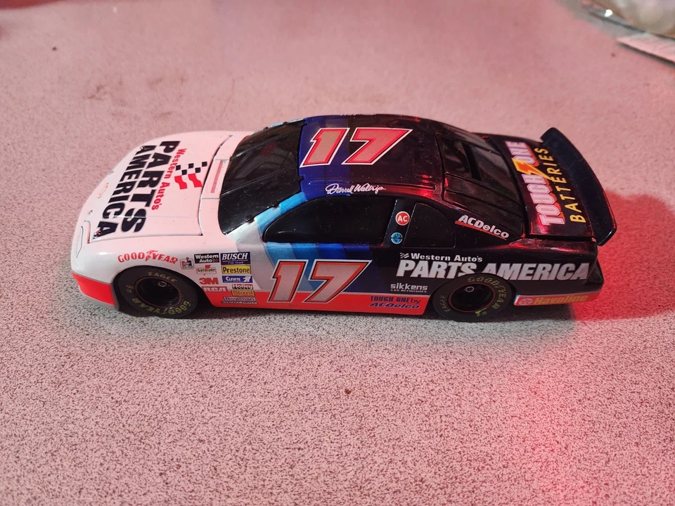 Action Darrell Waltrip #17 1996 piezas America Bank con llave 1:24 diecast NASCAR Foto 2 de 4