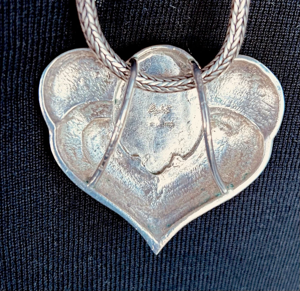 Beautiful Large Black Onyx Sterling Heart Pendant, Signed by Designer Rigoberto - Image 2 of 3