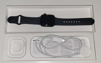 Apple Watch SE 2nd Gen 40mm GPS Midnight w/ S/M Midnight Sport Band