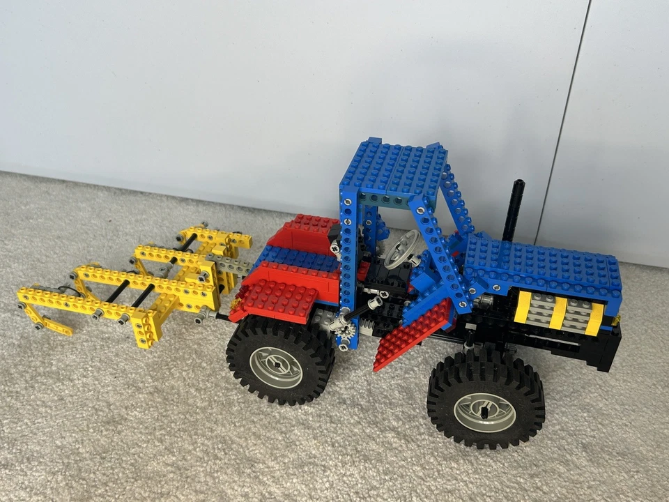 LEGO Technic 8859 Tractor, photo 2 of 5