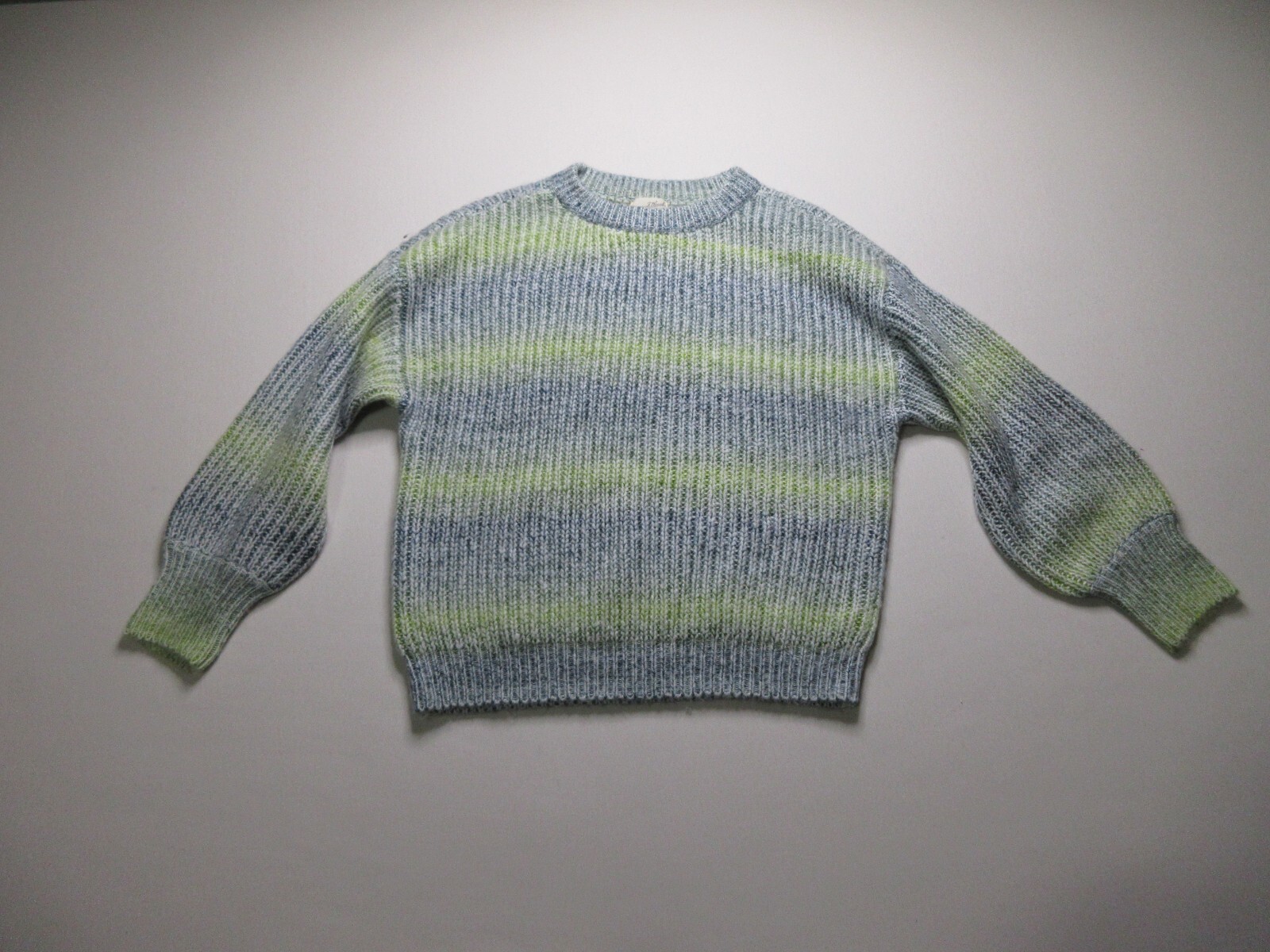 Universal Thread Soft Green Gray Pullover Oversiz… - image 1