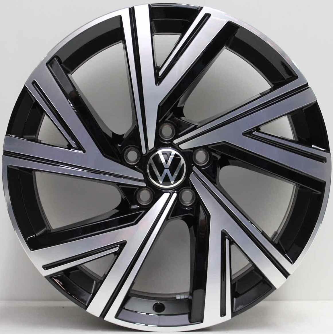 Volkswagen Golf R   Variant用18inch wheel 18