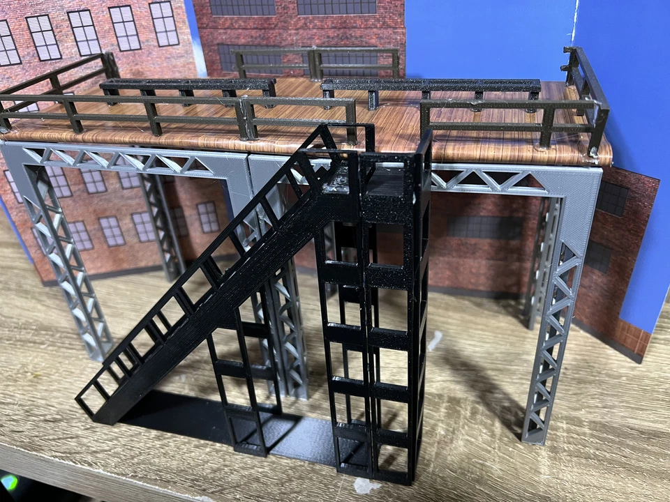O Scale Passenger Platform Kit for Elevated Train or Raised Railroad with Stairs - Image 4 of 4