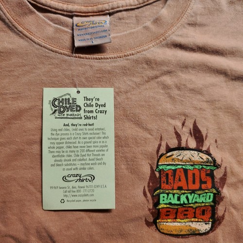 🌶 Neu mit Etikett Crazy Shirts Hawaii Chile gefärbt heiße Fäden Large "Dad's Backyard BBQ" T-Shirt - Bild 2 von 11