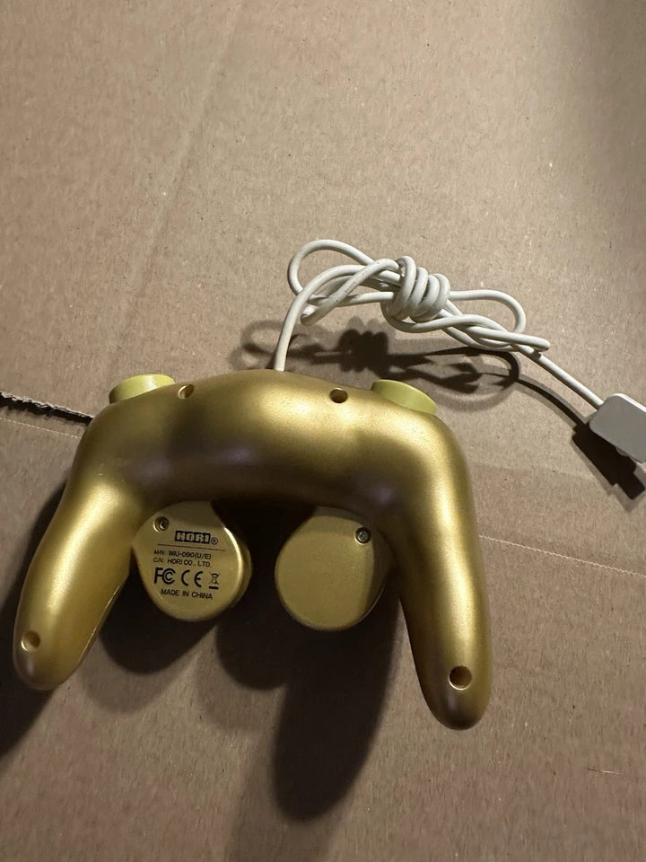 Controller Battle Pad HORI Nintendo Wii U Zelda Gold Wired Fight Smash Bros - Image 3 of 4