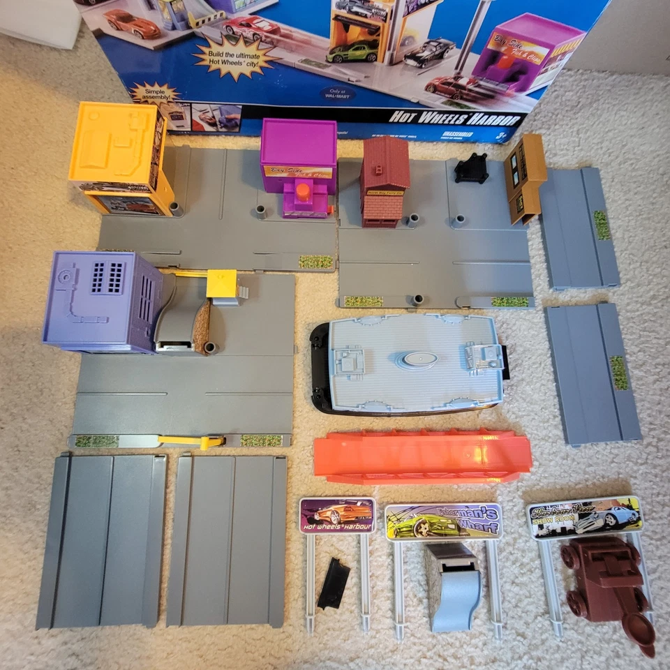 Hot Wheels Harbor City Sets w/ Box 2007 Mattel Complete - Street Bridge Building - Image 4 of 4