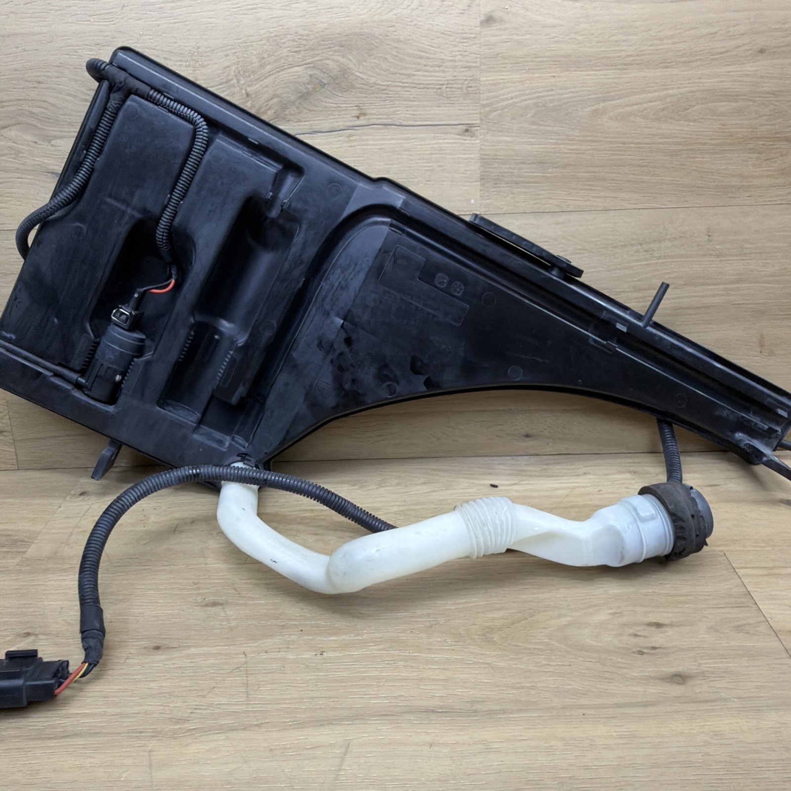 Maserati Ghibli 2014-2019 Washer fluid