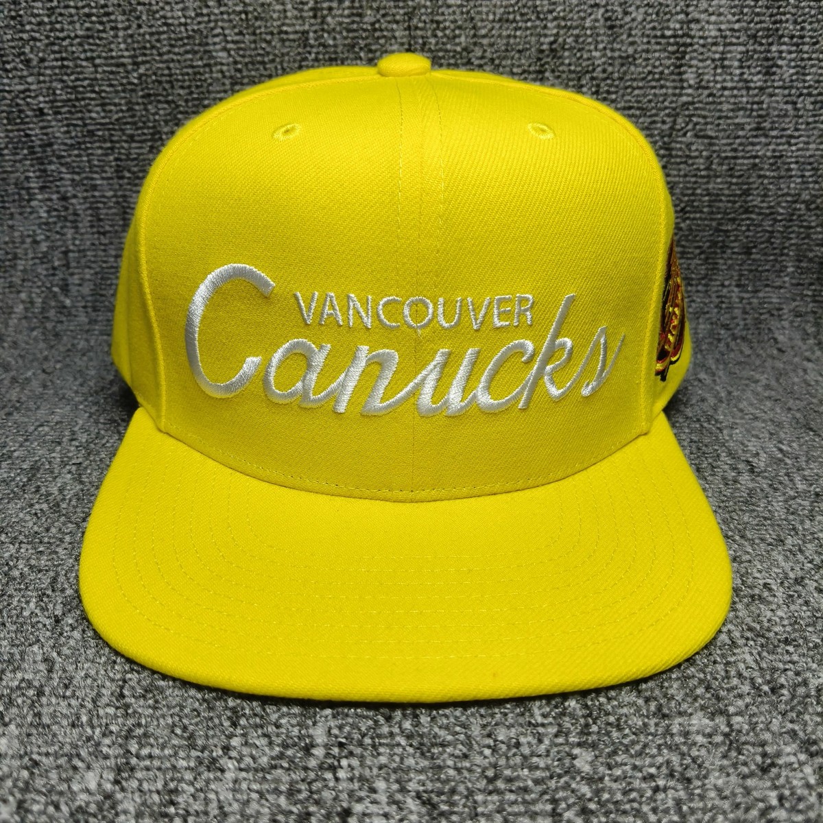 Mitchell & Ness Vancouver Canucks NHL Yellow Snapback Hat Old Logo
