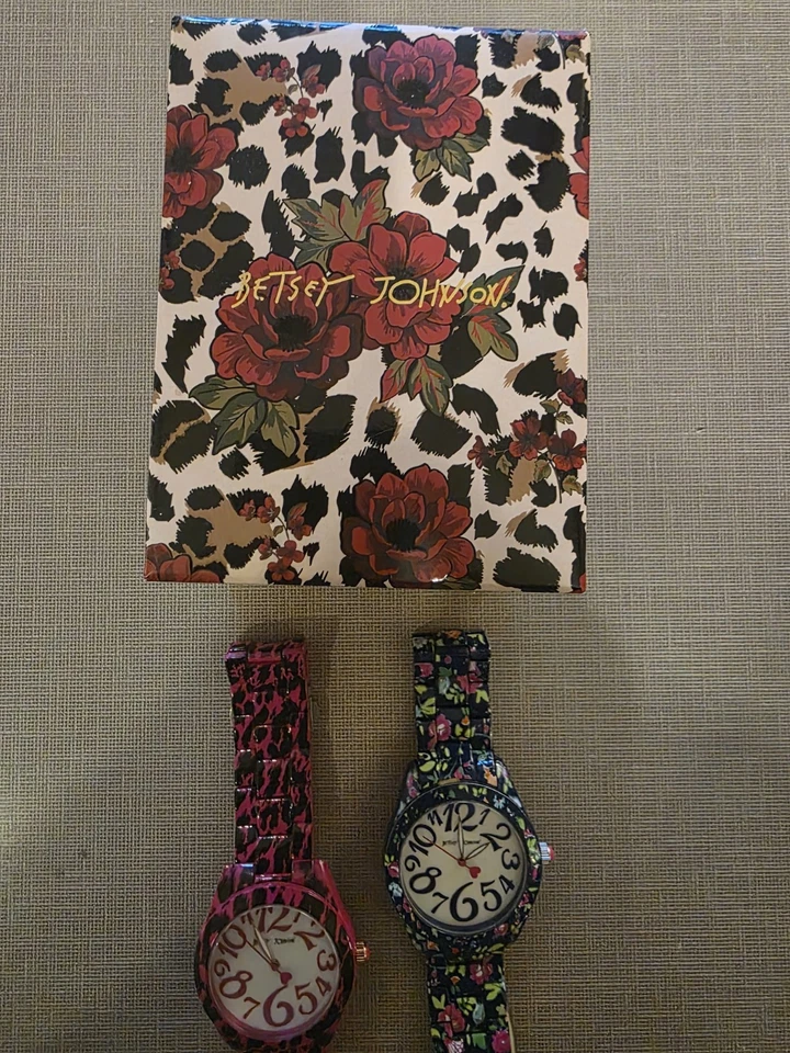 Betsey Johnson Watch Set Betsy Blue Floral Ceramic /  Pink Cheetah Leopard  - Image 3 of 4