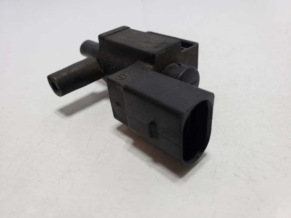 ✅ Electroválvula de vacío de purga 11-18 OEM Porsche Cayenne 958 Foto 4 de 4