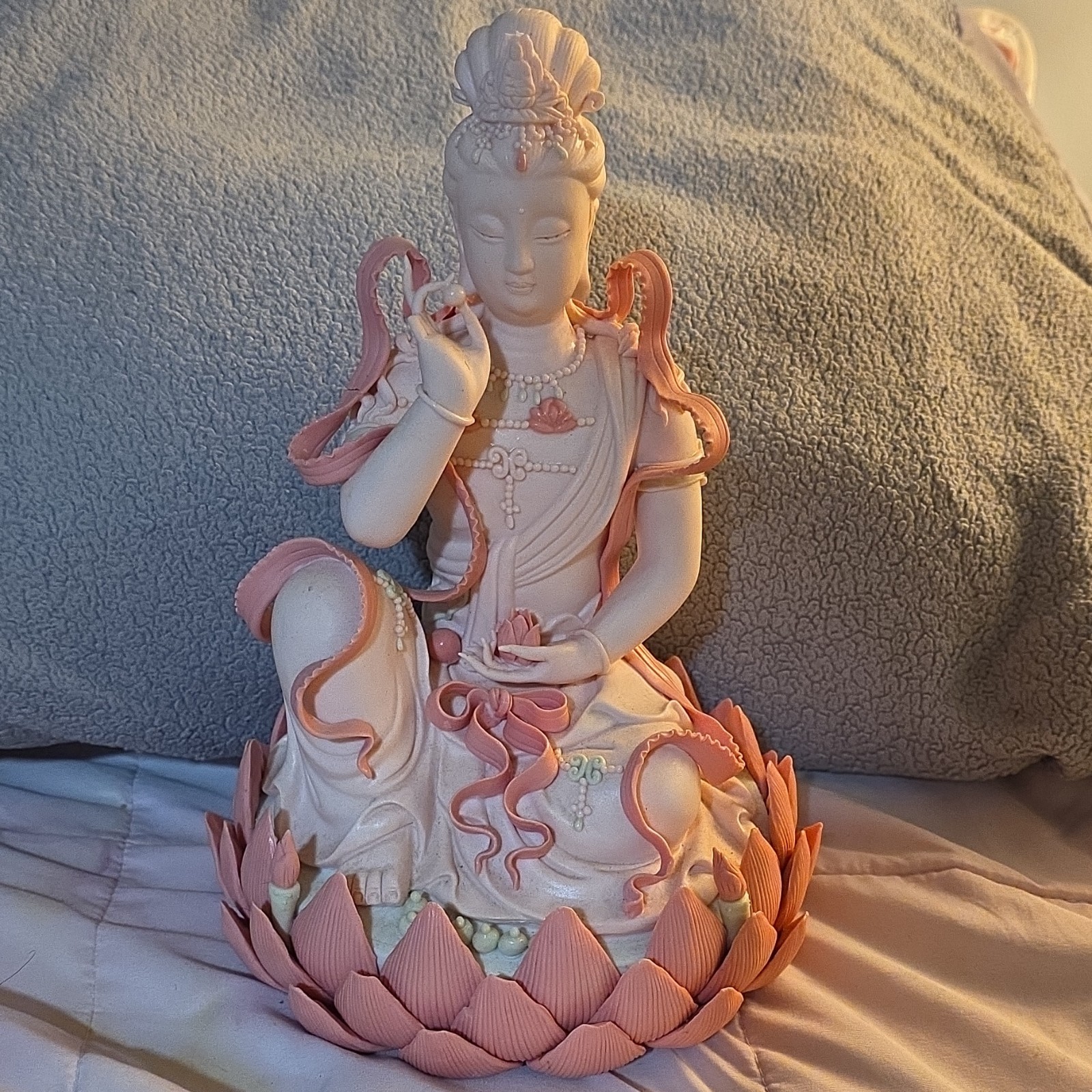 10" Lianhua Kwan-yin Guanyin Buddha Statue Chinese Dehua Colored Porcelain