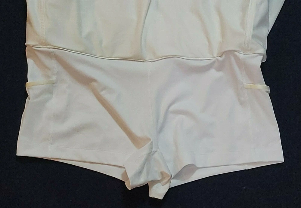 NWT Pure White Tennis Skirt with Ball Pockets Moisture Wicking Size L
