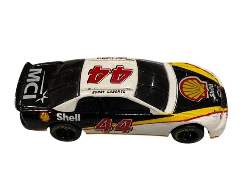 LIMITED EDITION 1:64 SHELL RACING TRANSPORTER And Race car - Image 3 of 4