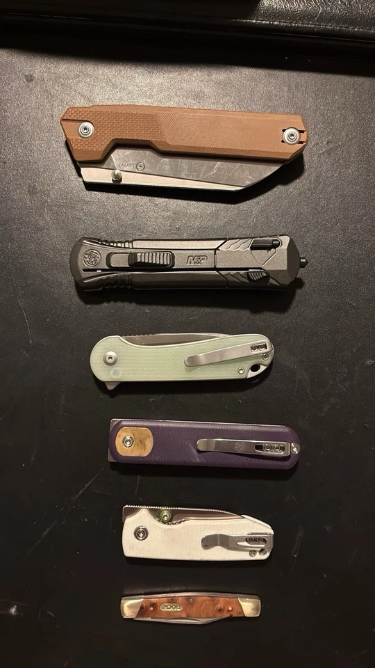 Civivi Elementum 2, Civivi Hid, Vosteed Corgi/Bellota Mini, Buck 379, S&W M&P OTF Foto 2 de 4