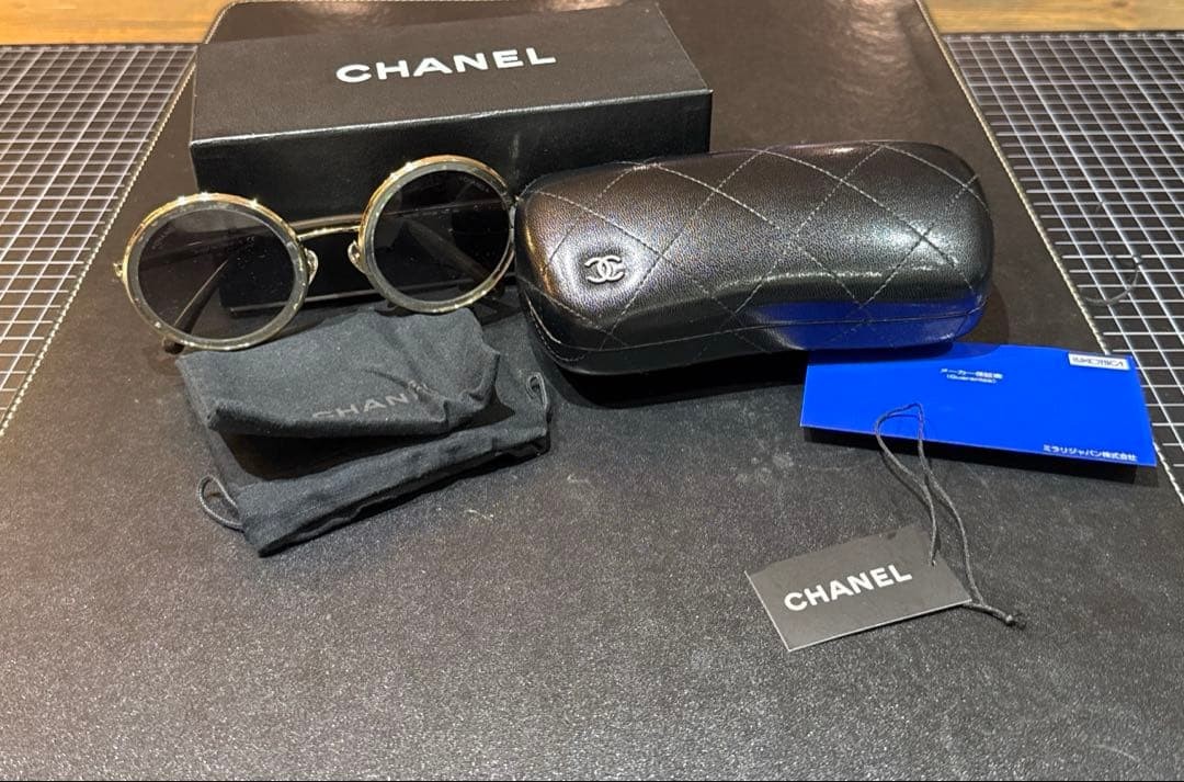 CHANEL 395S5 Sunglasses 50mm Classic Style Used with Case & Cloth thumbnail 3