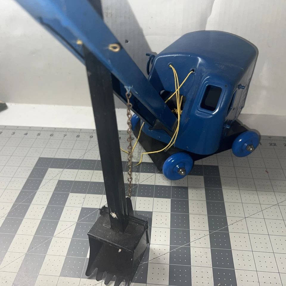 Structo Toy Pressed Steel Crane Blue Paint Mobile Winche Original  - Image 3 of 4