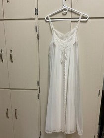 VINTAGE Vanity Fair 34 Ivory Peignoir Gown & Robe Set Lingerie Adj Bustline