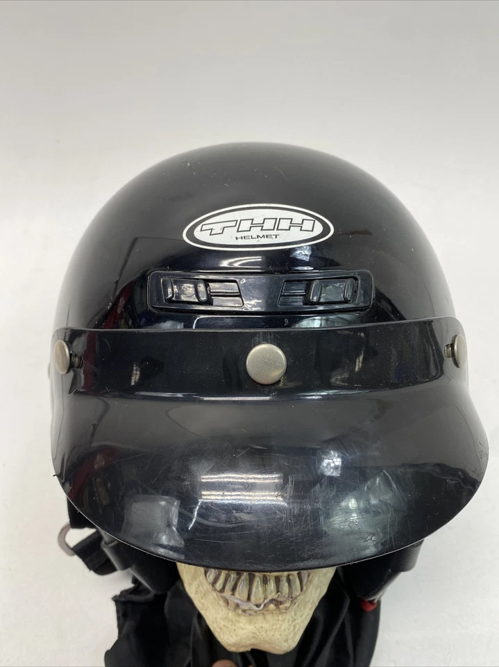 THH Black Motorcycle Helmet Size Medium 57-58 cm With Visor And Neck Warmer Foto 3 de 4