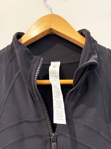 Chaqueta deportiva para mujer negra estilo Devine talla 10 Lululemon de diseñador nueva con etiquetas - Imagen 3 de 4
