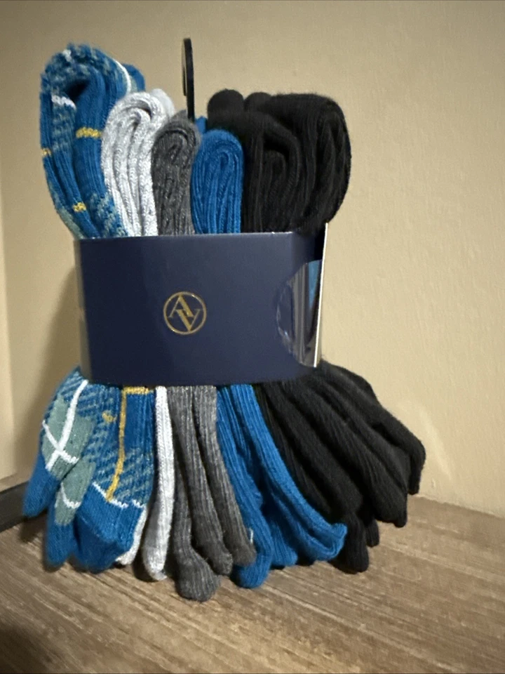 Paquete de 6 calcetines para mujer Adrienne Vittadini talla 5-10 precio de venta sugerido por el fabricante 25 USD Foto 2 de 4