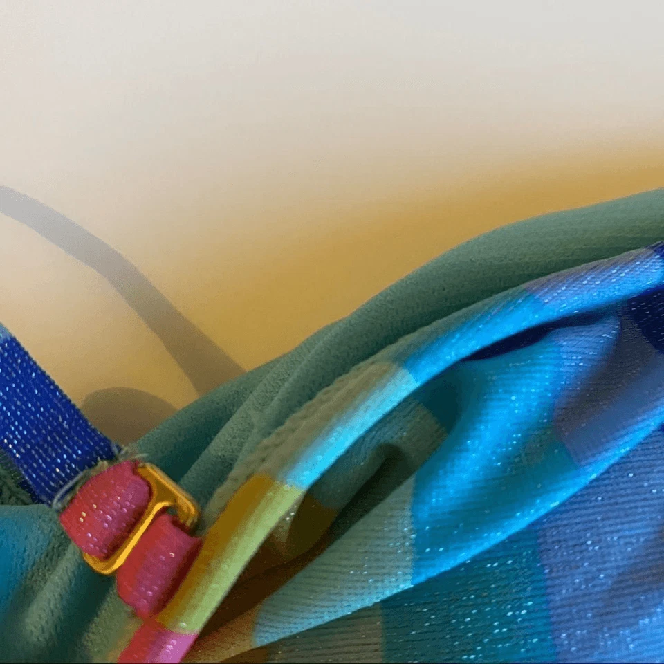 Traje de baño California Waves para mujer talla M arco iris rayas bandeau bikini de 2 piezas Foto 2 de 4