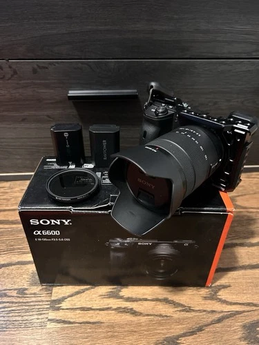 Sony Alpha a6600 24.2MP Mirrorless Camera - Black (with 18-135mm Lens Kit) READ