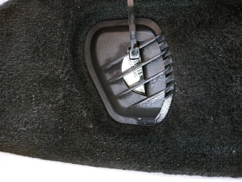 2007 VOLVO XC90 DRIVER LEFT CENTER CONSOLE TRIM PANEL GRAY OEM USED 39971629 - Image 2 of 4