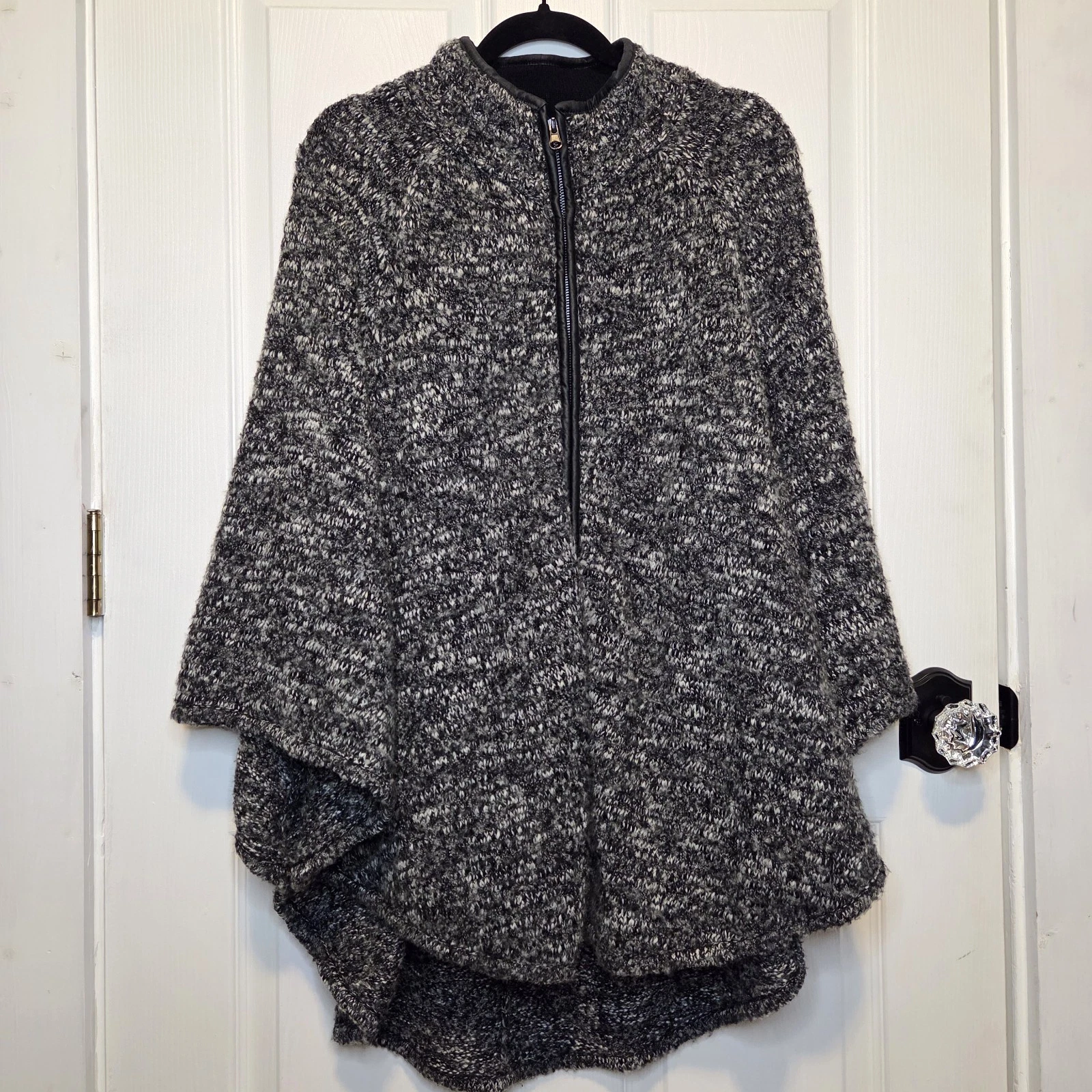 JM Collection Poncho Boucle Black Full Zip L/XL Wool Blend City Classic