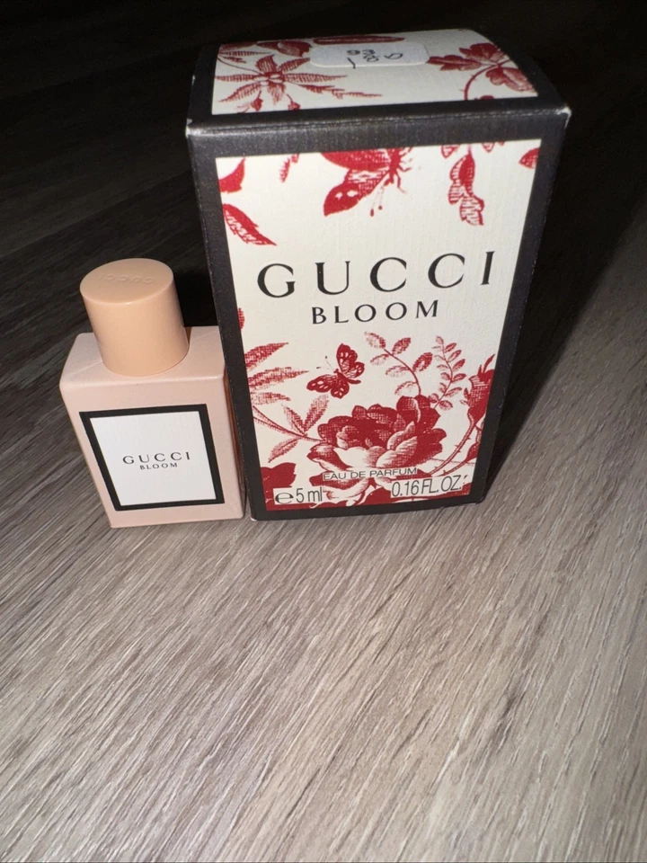 Gucci Bloom & Gucci Flora Nuevo en Caja - Juego de 2 Eau de Parfum 5 ml cada uno Foto 3 de 4