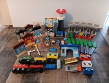 62 PIECES OF WOODEN THOMAS THE TRAIN AND BRIO COMPATIBLE TRAIN SET ACCESSORIES