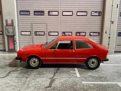 VW Scirocco 1 GTI Rot gebraucht Metall alles zu öffnen Revell 1:18 - Bild 1 von 4