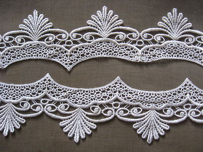 9 3/4 YDS OFF WHITE PEACOCK RAYON VENISE LACE EDGE..