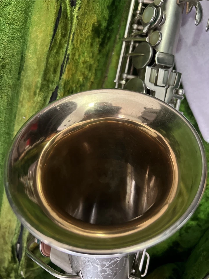 Saxofón alto York Grand Rapids Michigan EE. UU. después de afinar y reparar Foto 3 de 4