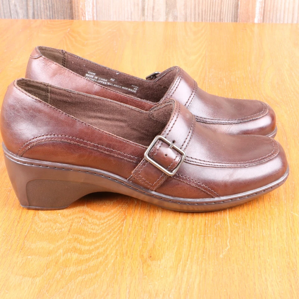 Женские мокасины Clarks на каблуке 8 М с коричневой пряжкой - Изображение 2 из 4