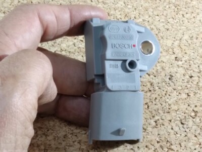 LAND ROVER REGULATOR FUEL PRESSURE LR2 3.2L LR015294 BOSCH LAND ROVER REGULATOR FUEL PRESSURE LR2 3.2L LR015294 BOSCH