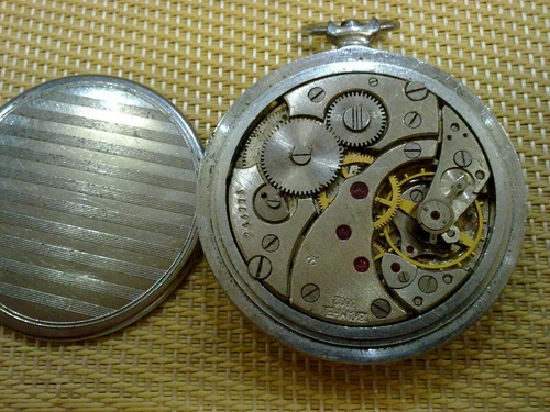 VINTAGE USSR MADE POCKET WATCH MOLNIJA