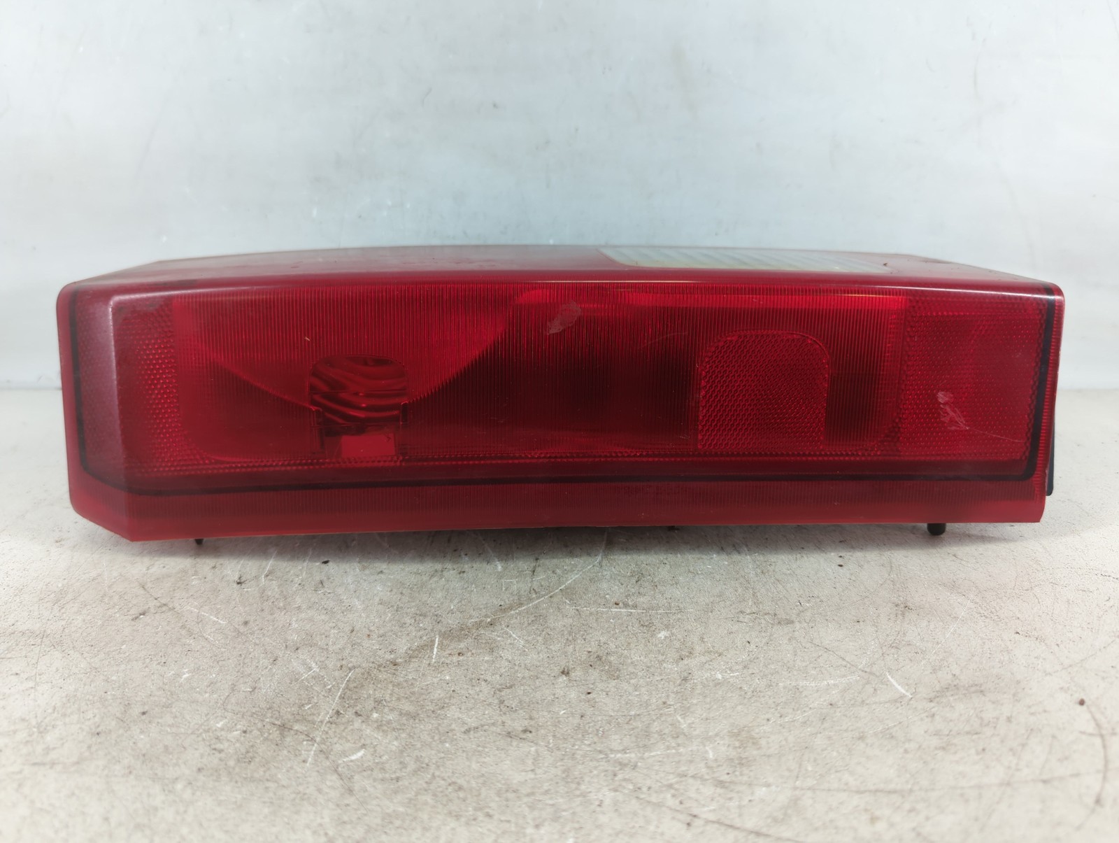 2006 A.m. General Humh3 Rear Center Lid Brake Light Tail Light Red TRHLX
