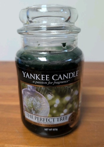 Yankee Candle Retired Christmas "THE PERFECT TREE" Large 22 oz. (623g) RARE Lit