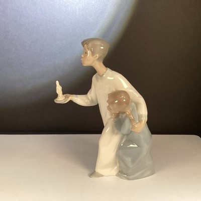 RETIRED LLADRO #4874 Figurine Boy & Girl In Night Shirts No Box