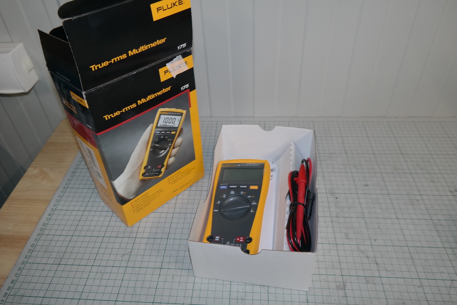 Fluke 175 digitale multimeter True RMS as new ! READ!