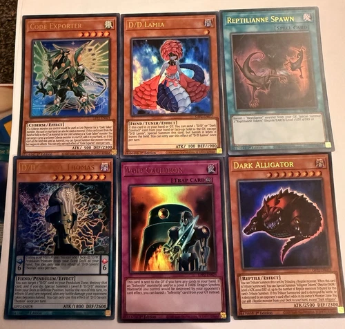 19 Holographic Yu-Gi-Oh Trading Cards - Picture 1 of 3